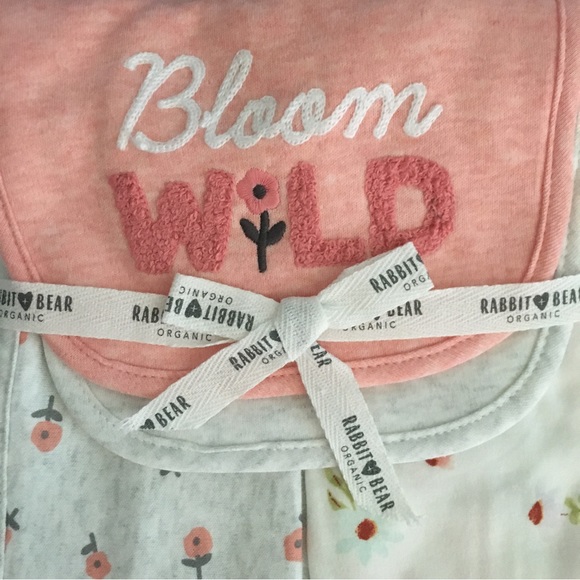NEW Organic Cotton Baby Gift Set 2 Bibs and 2 Burp Cloths | Rabbit+Bear - Picture 2 of 6
